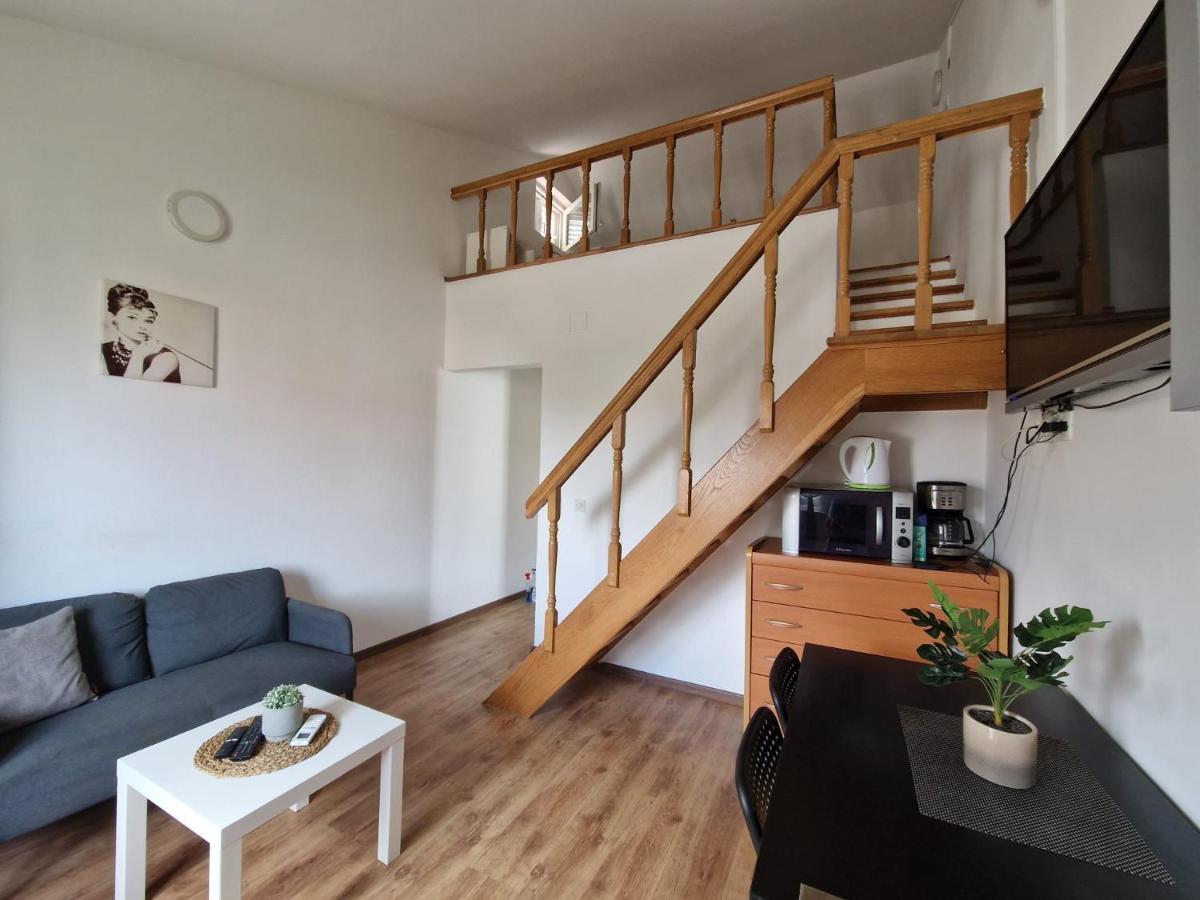אומאג Apartments Luigi מראה חיצוני תמונה