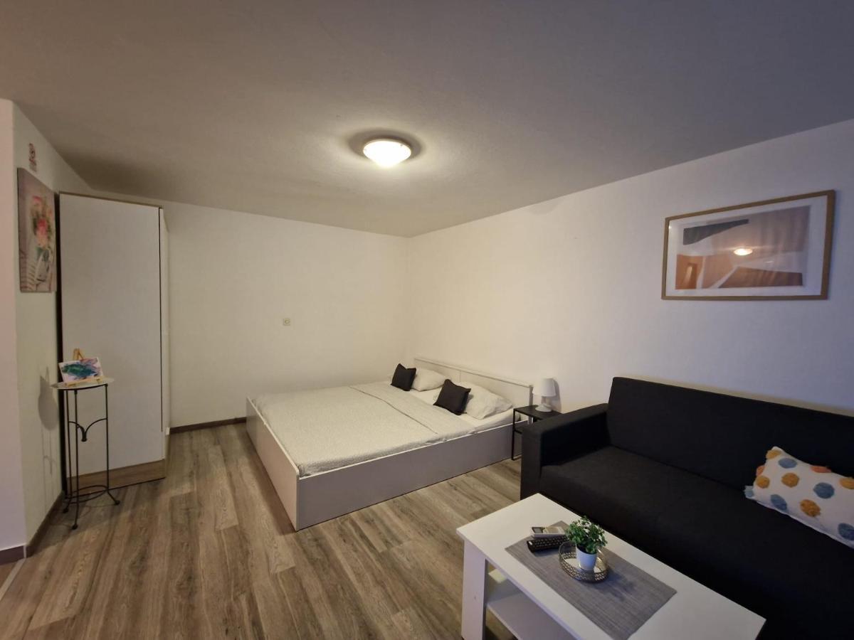 אומאג Apartments Luigi מראה חיצוני תמונה