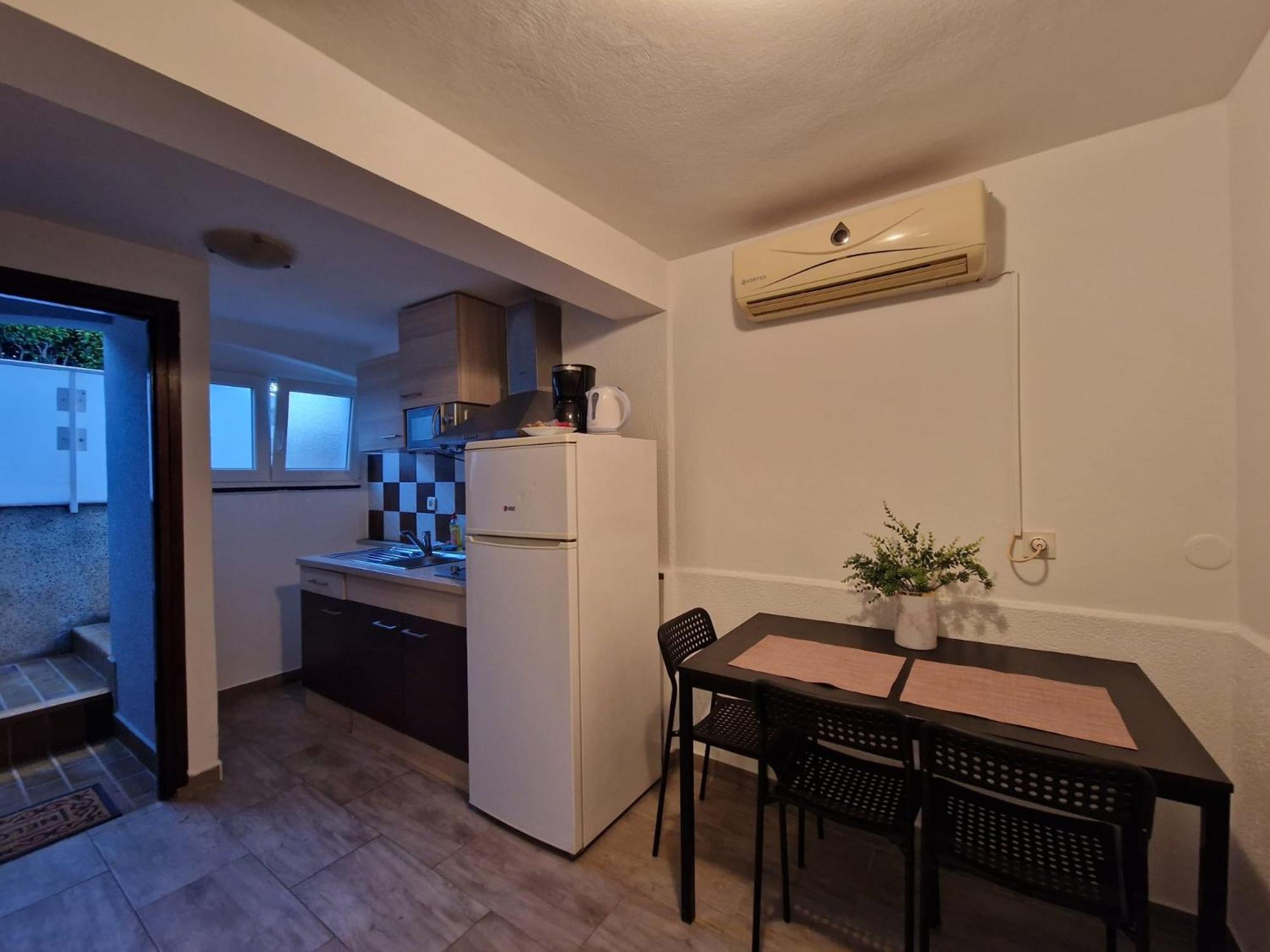 אומאג Apartments Luigi מראה חיצוני תמונה