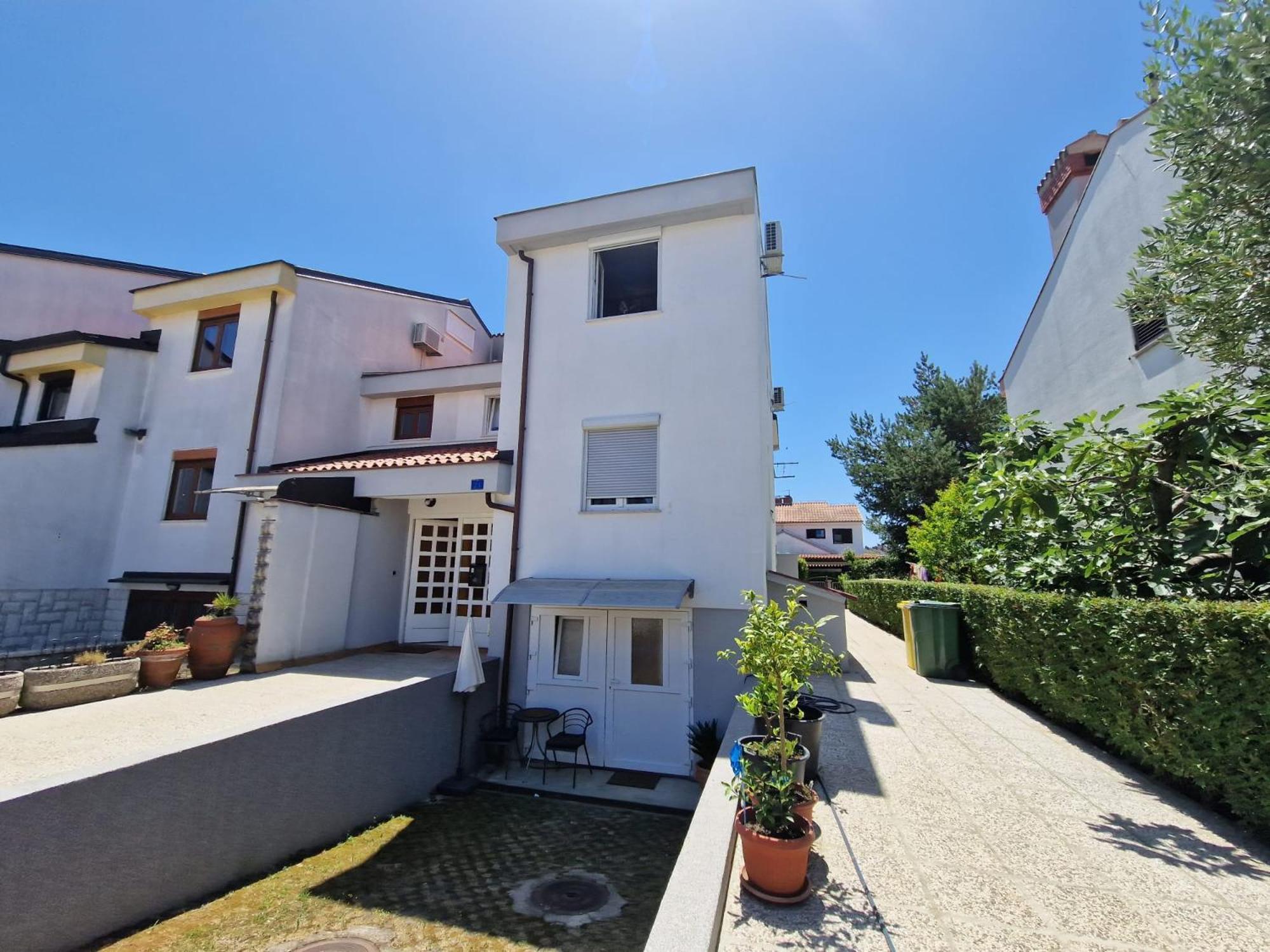 אומאג Apartments Luigi מראה חיצוני תמונה